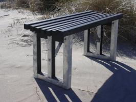 Stilren bänk av Martin Berntsson, www.berntsondesign.com.