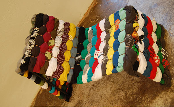 Maria Westerbergs t-shirtstol är med i utställningedelen på Remade Sweden i Eskilstuna.