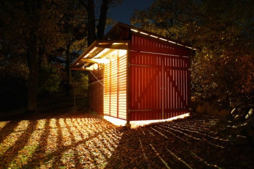 Vedbod av Jonas Palmius. (Foto www.belowtheclouds.se)