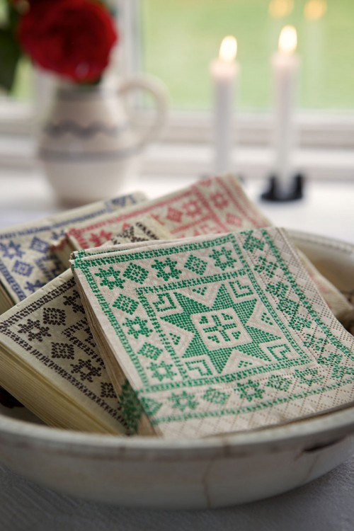 Mönstret Förningsduk kommer från Österlens Museums textilsamling. (Foto Gladeholm)