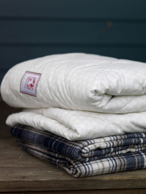 Bäddtextilier från svenska Shyness. (Foto Shyness)