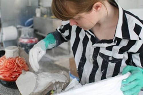 Frida Hållander håller föredag på Konsthantverkarna ikväll. (Foto Konsthantverkarna)