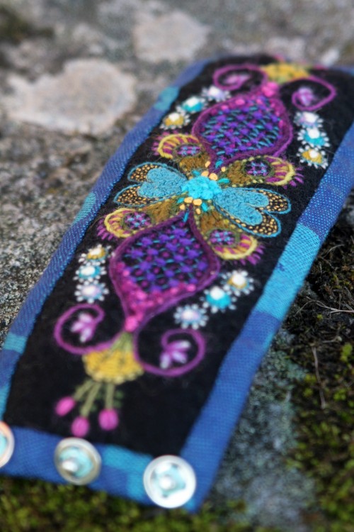 armband Idé och utförande av Lina Holm. (Foto Lina Holm)