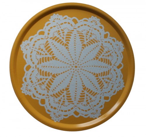 bricka Fina färger på Brusewitz Designs produktion! Också här en bricka. (Foto Brusewitz Design)