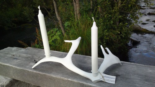 Ljusstake av renhorn. (Foto Miessi Design)