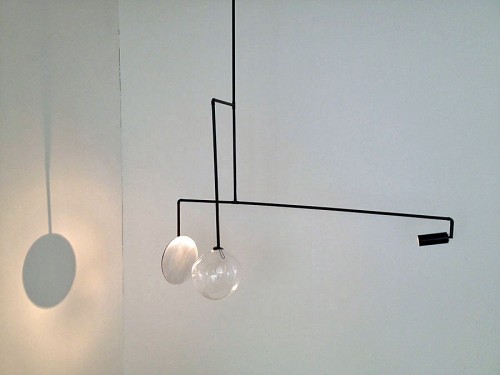 Aniara Beckmansstudenten Amanda Karsberg är årets vinnare av Design House Stockholms arbetsstipendium med uppgift att göra en ny sorts kristallkrona. (Foto Beckmans)