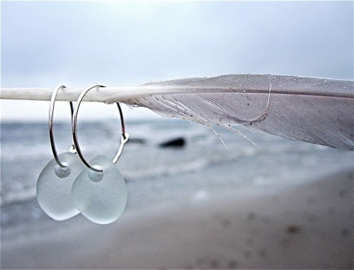 Örhängen från Havsglas. (Foto Maria Meissner Berg/Havsglas)