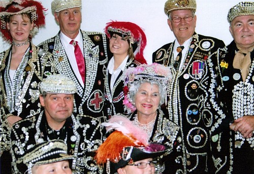 Föreningen är i allra högsta grad verksamma också idag...(Foto The Pearlies)