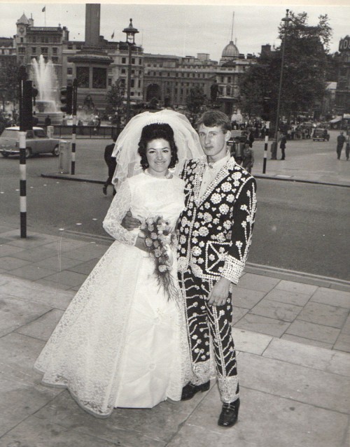 Bröllop i The Pearlies-familjen. (Foto The Pearlies)