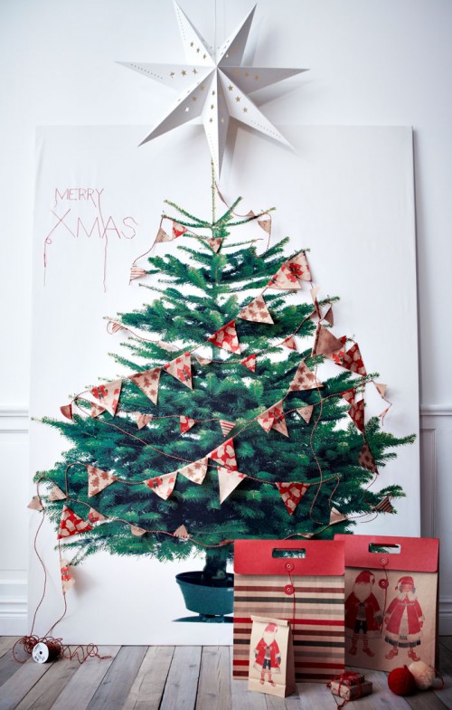Sätt julgranen på väggen! (Foto Ikea)