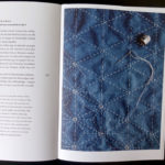 Moyo-sashi, ett av sashikons mönster med räta linjer som med stygnen bilder mönster. (Foto uppslag ur boken/Kurbits)